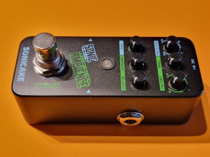 Sonicake Sonic Ambience reverb and delay effects pedal right side