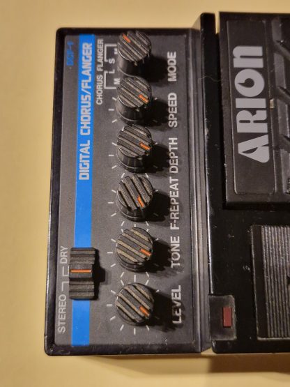Arion DCF-1 Digital Chorus/Flanger effects pedal controls