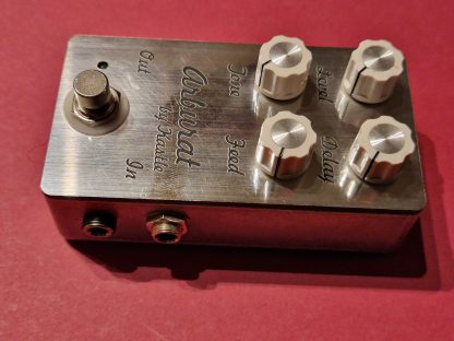 Kastle Arburat delay effects pedal right side